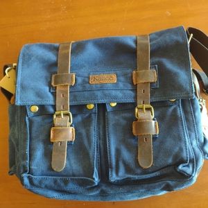 Kattee messenger bag